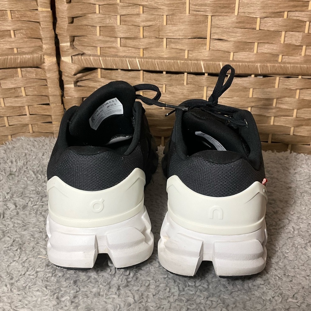 On Cloud Cloudflyers Athletic Shoes - Picture 6 of 11